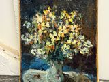 une peinture représentant un vase de fleurs sur une table