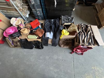 Lot d'accessoires et vêtements d'occasion – 50 kg.