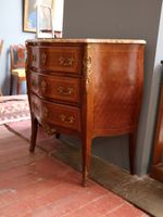 Commode d'entre-deux en bois de placage et marqueterie de cu… (photo 2)