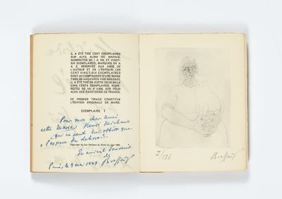 un livre ouvert sur lequel figure le dessin d'une femme assise sur une chaise