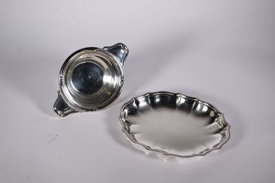 ERCUIS - ECUELLE A OREILLES en métal argenté.