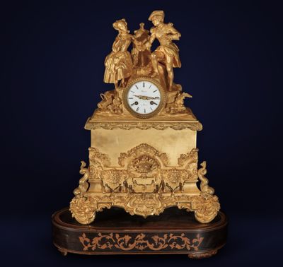Exquise pendule de table Charles X, en mercure doré "ormolu"…