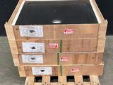 une palette sur laquelle sont empilées de nombreuses boîtes