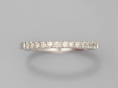 Alliance en or gris 750°/°° (18K), sertie de diamants taille… - Photo 1
