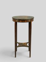 Guéridon quadripode de style Art Nouveau à décor de végétaux…