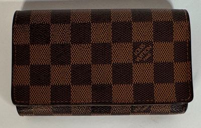 Portefeuille Louis Vuitton Damier avec bandoulière à chaîne