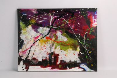 peinture abstraite sur toile, sur fond blanc et noir, avec des touches de rouge, de jaune et de vert