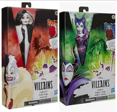 deux boîtes de figurines représentant les méchants de Disney