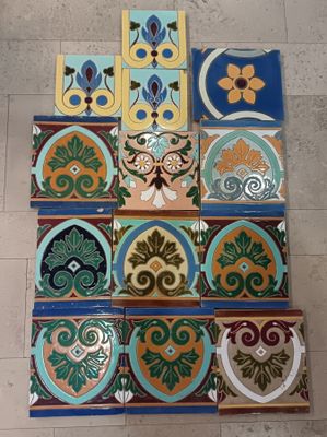 Jules LOEBNITZ (1836-1895) Ensemble de 13 carreaux de cérami…