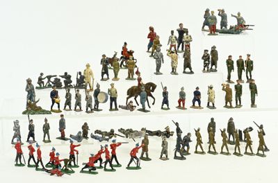 Ensemble de 87 soldats de plomb et d'aluminium – Grande Guerre - Photo 1