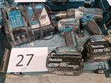 deux outils électriques Makita exposés dans une boîte