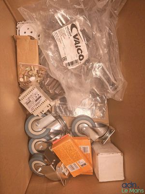a box full of assorted items that are in it