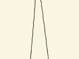 illustration d'un collier de perles noires sur fond blanc