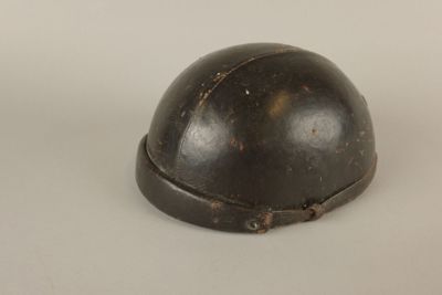 Géno Paris. Casque de motocycliste en cuir - XXème siècle