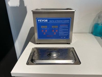 an image of a very small machine that is sitting on a table