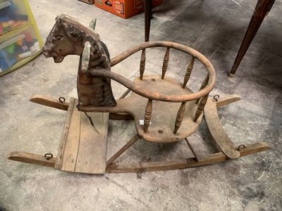 Cheval à bascule en bois naturel