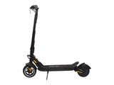 l'image d'un scooter posé sur une surface blanche