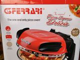 emballage d'un four à pizza posé sur une table en bois
