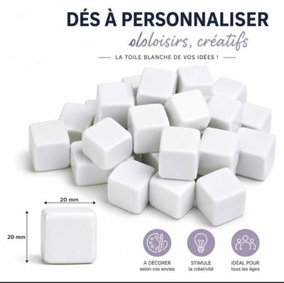des cubes blancs de différentes tailles, disposés sur un fond blanc