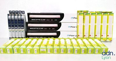 Grand lot d'éclairage LED : 3 réglettes 18W, 18 tubes T38, 5…