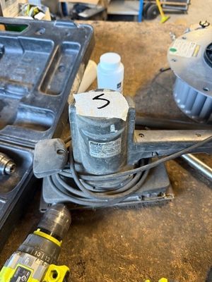 Rabot BLACK & DECKER Lot vendu en l'état, sans garantie de f…