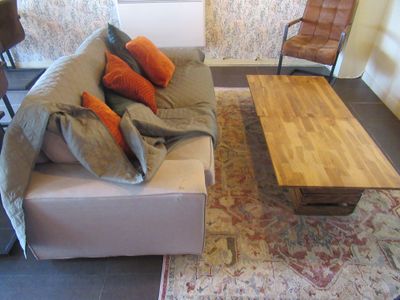 CANAPÉ confortable, 2 places, en tissu de toile grise