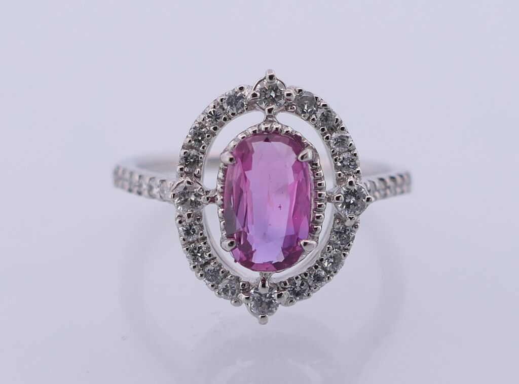 Bague en platine 900 avec saphir rose non chauffé et diamants - TDD 52