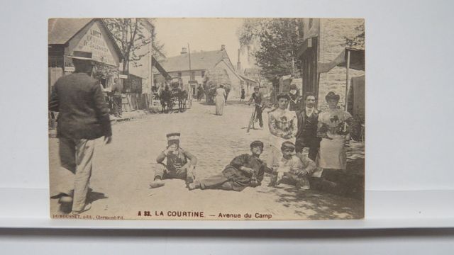 La Courtine : Avenue du Camp (Dumousset A 33). Petit défaut coin ...