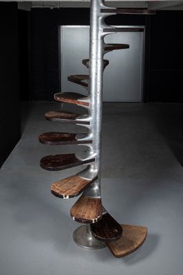 Roger TALLON (1929-2011) Escalier modèle "M400" comprenant d… - Photo 1