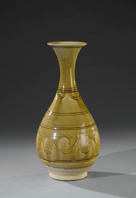 Vase Yuhuchunping dans le style de Yaozhou, piriforme et à d…