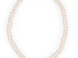 un collier de perles à double rang avec un fermoir en diamant