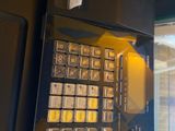 un téléphone équipé d'un clavier