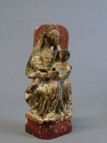 Vierge à l’enfant en bois sculpté en ronde-bosse polychrome. 18èm...