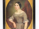 tableau représentant une femme en robe tenant un éventail, dans un cadre noir