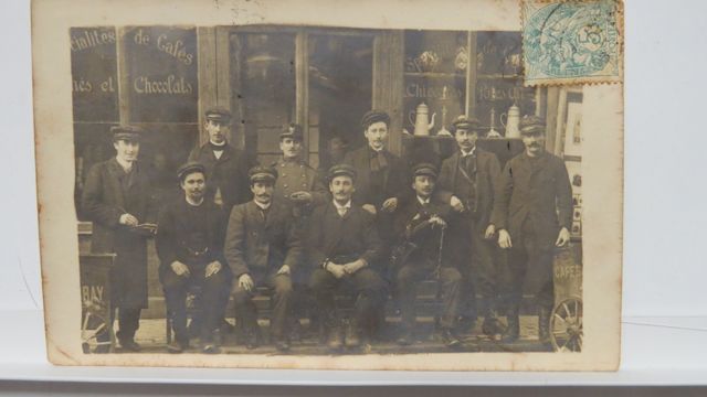 Boussac ??? : Cafés J.DEBRAY. Carte-photo postée de Boussac le 12...