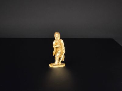 Japon, fin de l'époque Meiji, circa 1880. Okimono en ivoire …