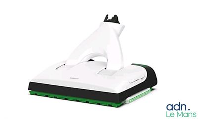 gros plan d'un aspirateur sur fond blanc
