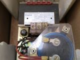 un boîtier contenant du matériel électrique