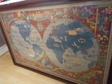 une photo d'une photo d'une carte du monde dans un cadre