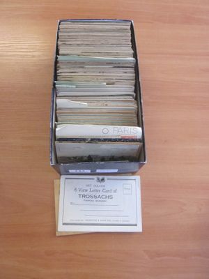 Une boîte avec des CP de divers départements (ensemble de CP… - Photo 1