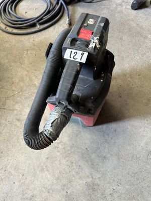 l'image d'une machine posée sur le sol