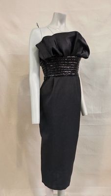 a black and white dress on a mannequin mannequin mannequin mannequin mannequin mannequin mannequin mannequin mann