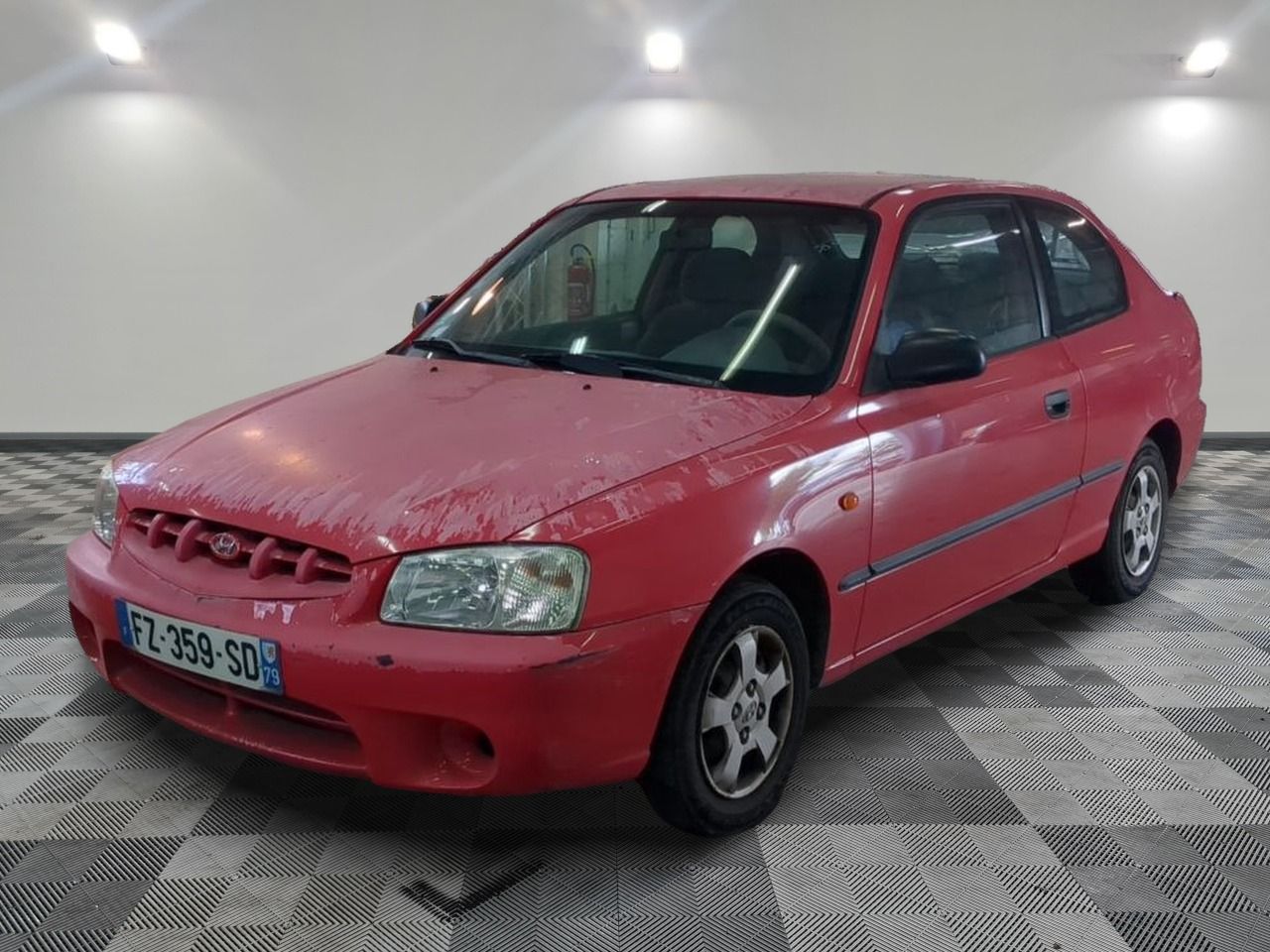 HYUNDAI - ACCENT 1.3I GL CLIM - ES - Mise en service: 31/05/2001 - Vente strictement réservée aux professionnels de l...