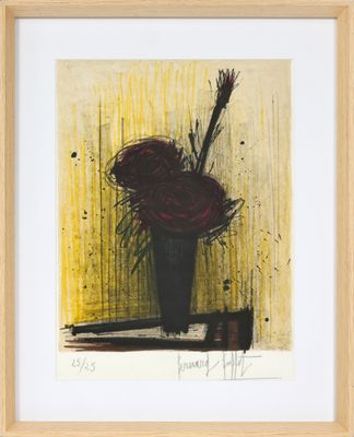 tableau représentant un vase contenant des fleurs sur fond jaune