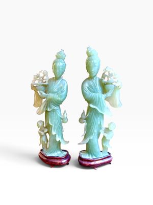 paire de figurines chinoises en jade représentant une femme et un homme