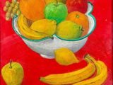 tableau représentant un bol de fruits avec des bananes et des pommes sur fond rouge