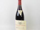 une bouteille de vin rouge du Château Ray sur fond blanc