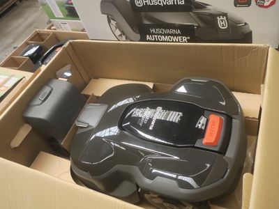 une boîte contenant une télécommande