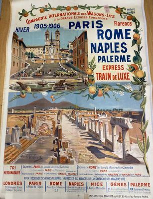 une affiche accrochée au mur d'un immeuble, représentant une ville