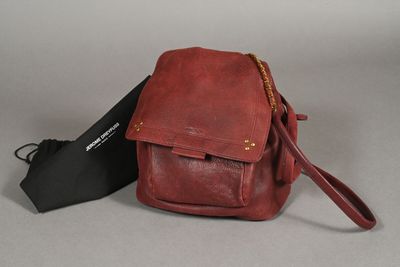 JEROME DREYFUS. Sac à dos Lulu en cuir bordeaux, fermoir aim…
